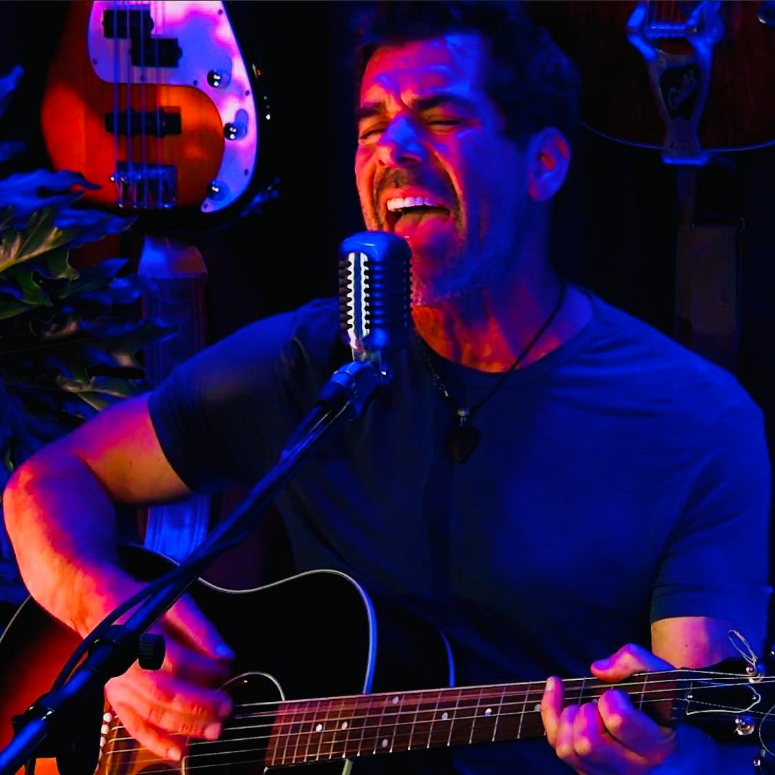 Live Music with Rich Hardesty